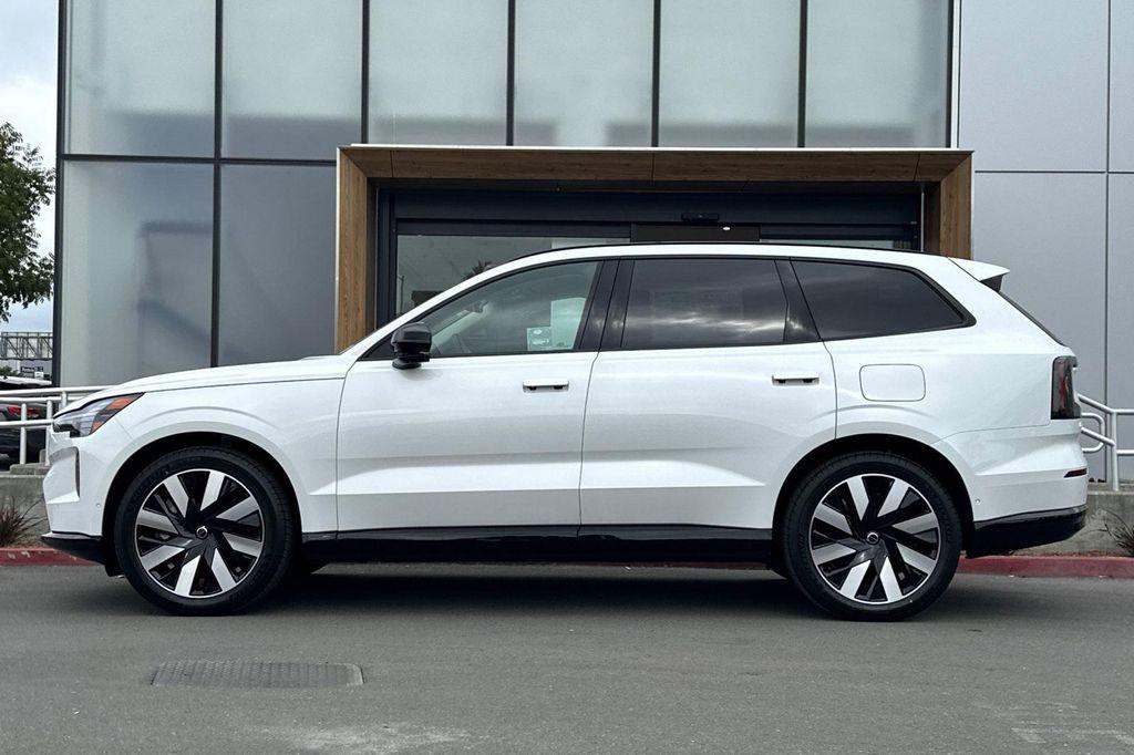 new 2025 Volvo EX90 car, priced at $88,945
