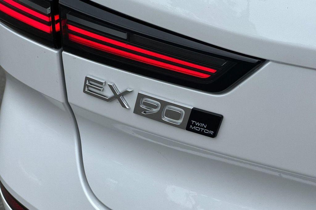 new 2025 Volvo EX90 car, priced at $88,945