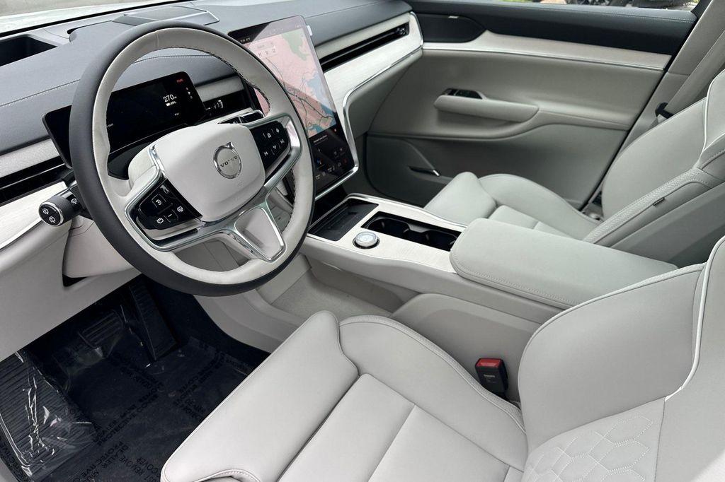 new 2025 Volvo EX90 car, priced at $88,945