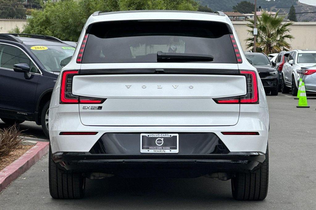 new 2025 Volvo EX90 car, priced at $88,945