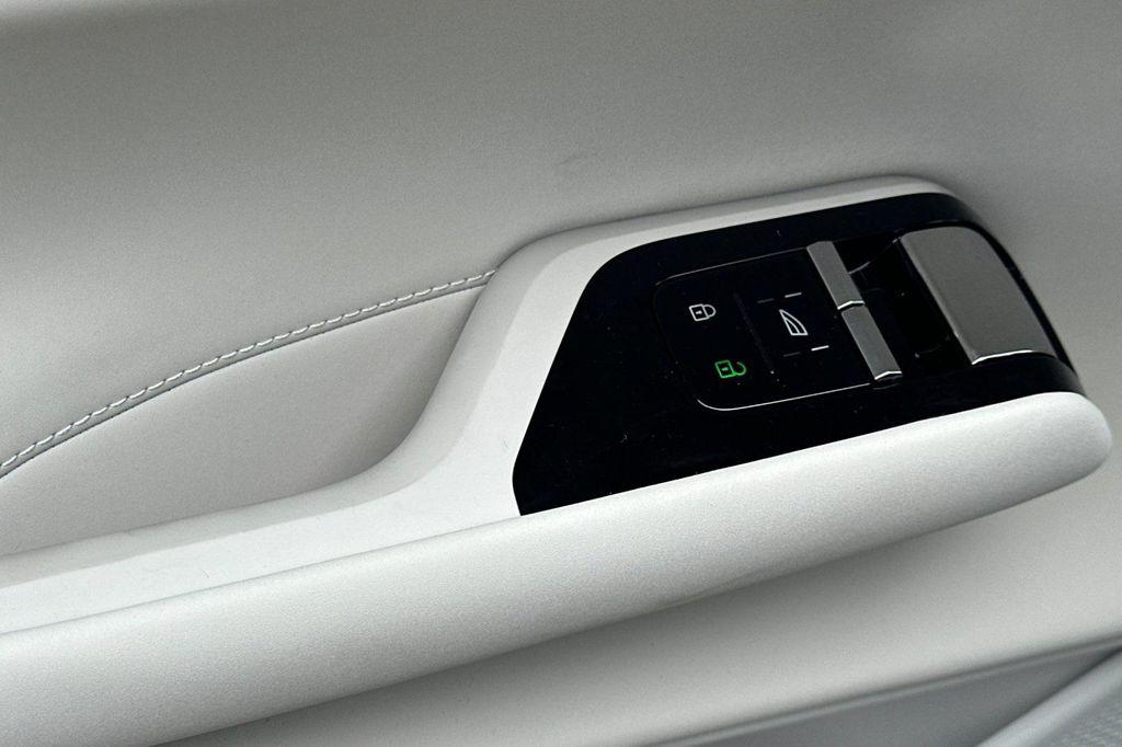 new 2025 Volvo EX90 car, priced at $88,945