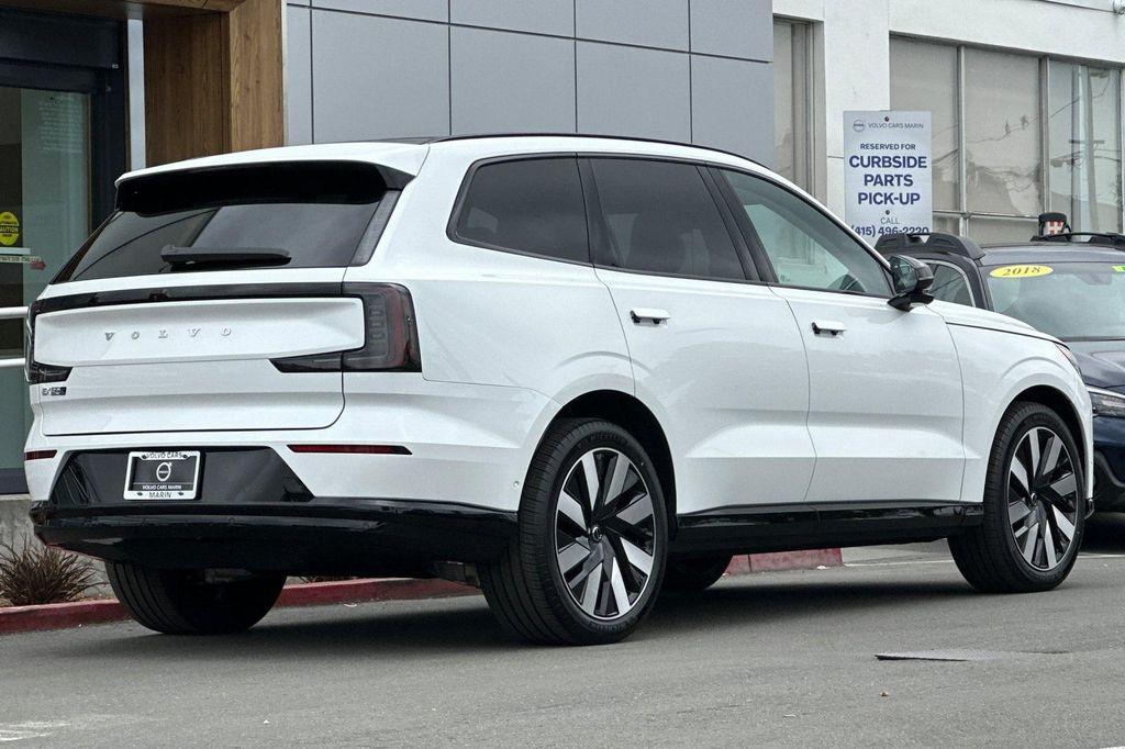 new 2025 Volvo EX90 car, priced at $88,945