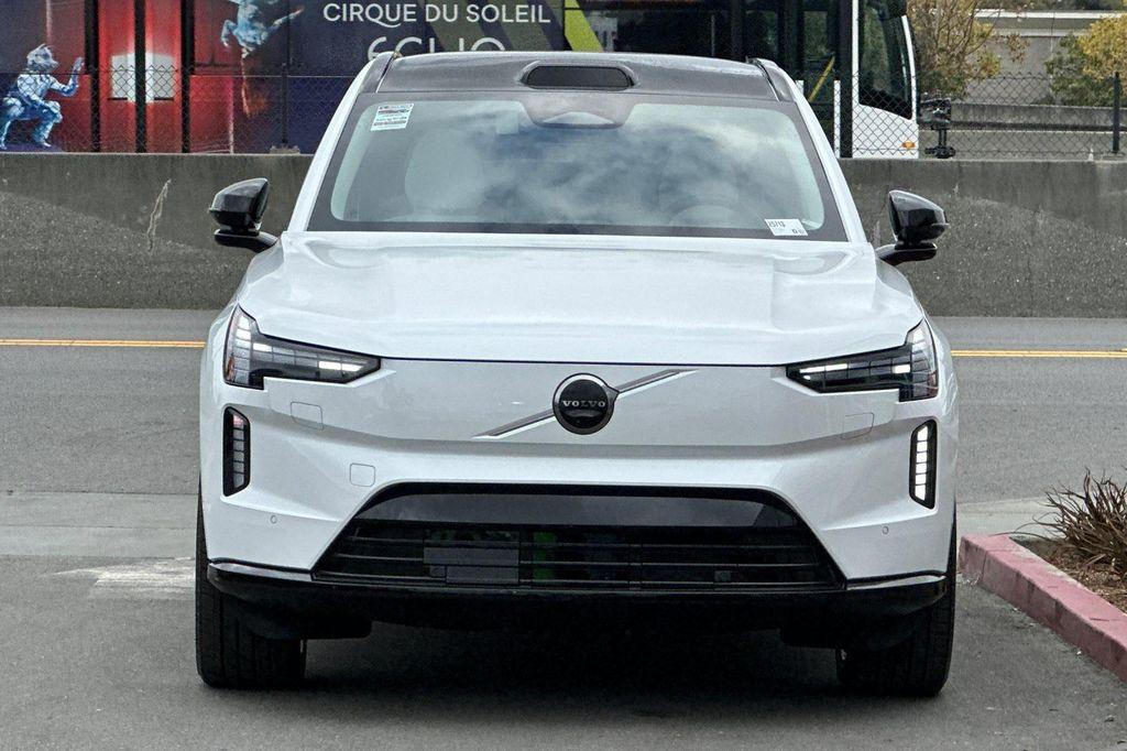 new 2025 Volvo EX90 car, priced at $88,945