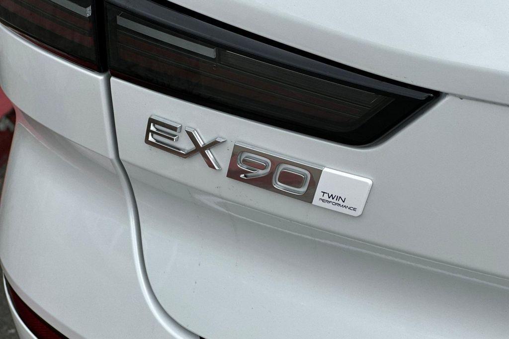 new 2025 Volvo EX90 car, priced at $87,365