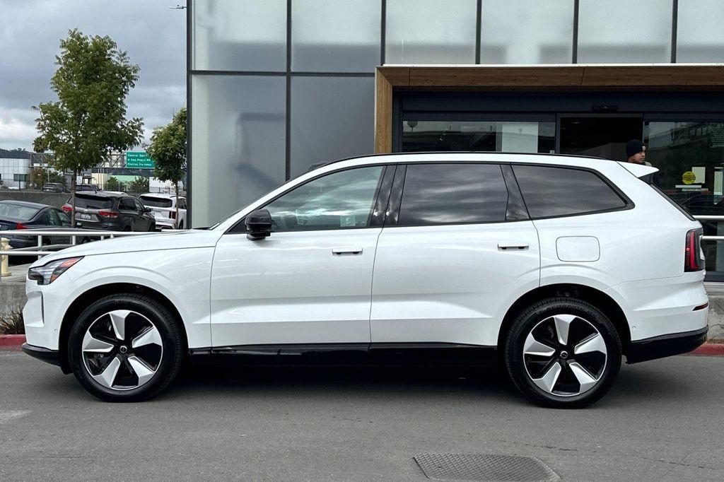 new 2025 Volvo EX90 car, priced at $87,365