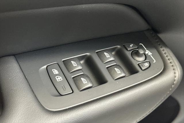 new 2025 Volvo XC60 car, priced at $56,360