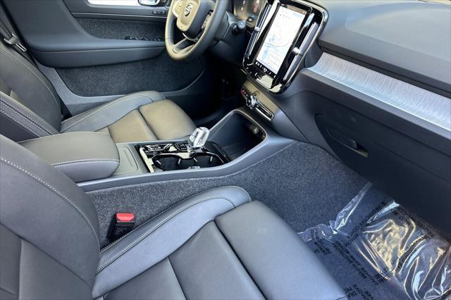 new 2025 Volvo XC40 car, priced at $52,015