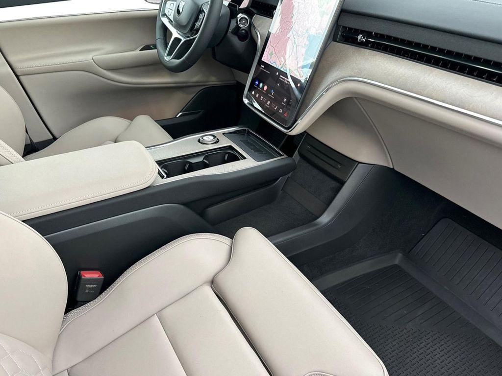 new 2025 Volvo EX90 car, priced at $95,360