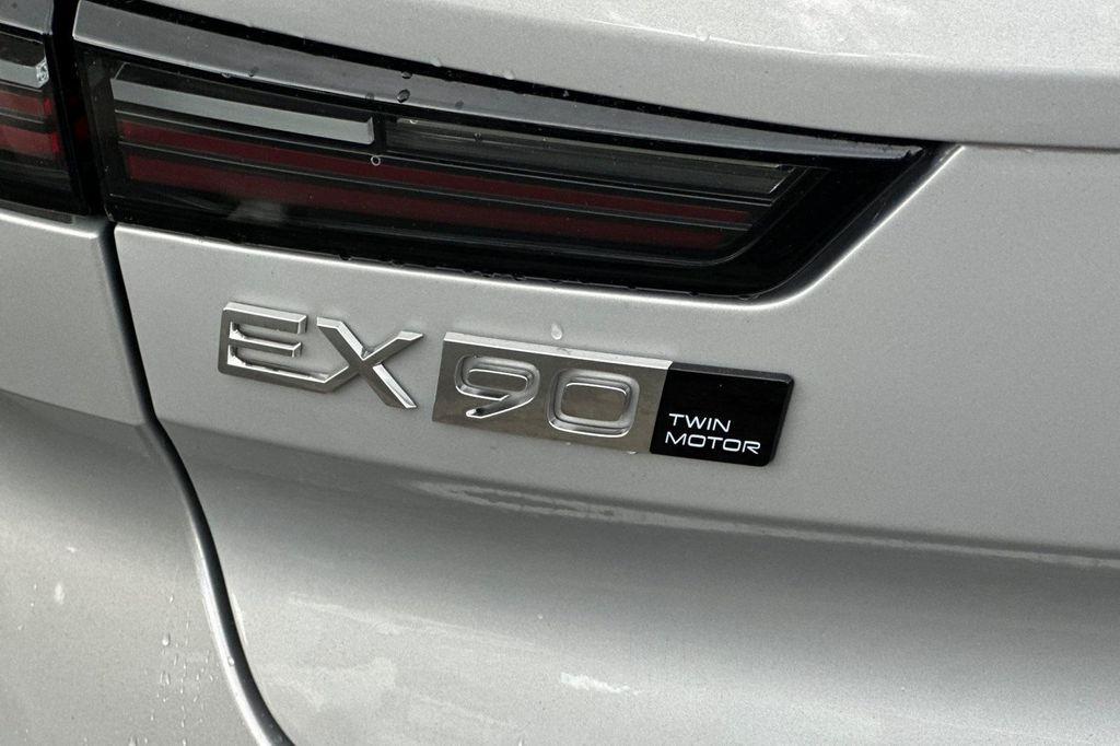new 2025 Volvo EX90 car, priced at $95,360