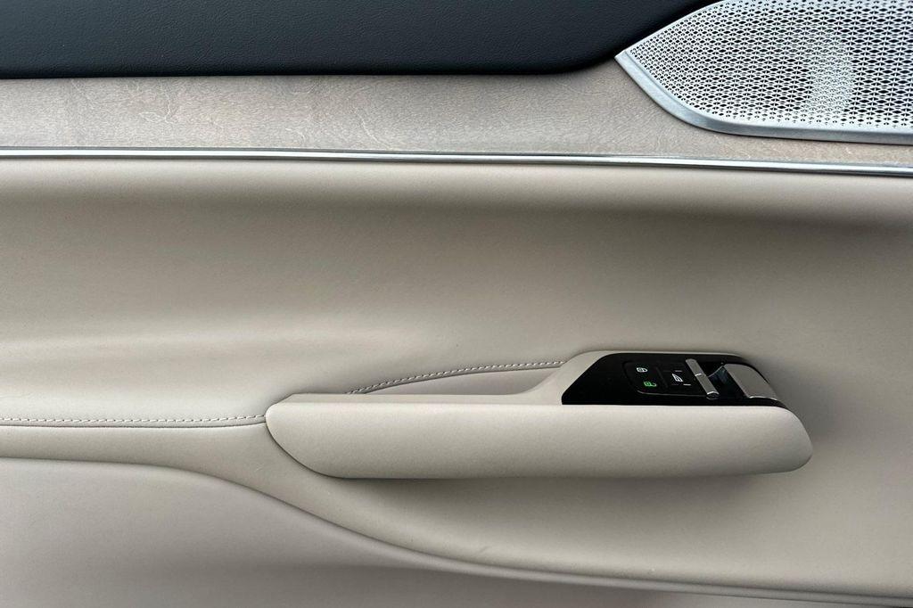 new 2025 Volvo EX90 car, priced at $95,360