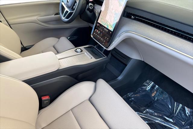 new 2025 Volvo EX90 car, priced at $89,420