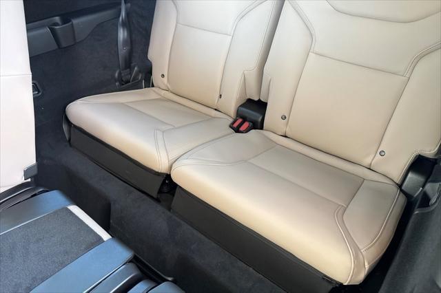 new 2025 Volvo EX90 car, priced at $89,420