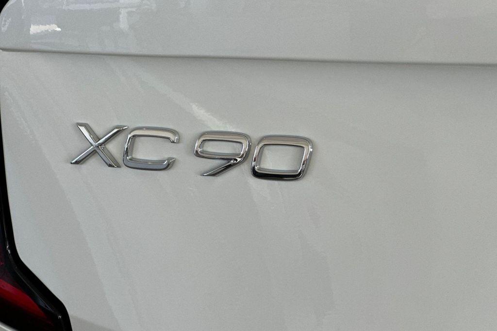 new 2025 Volvo XC90 car, priced at $73,145