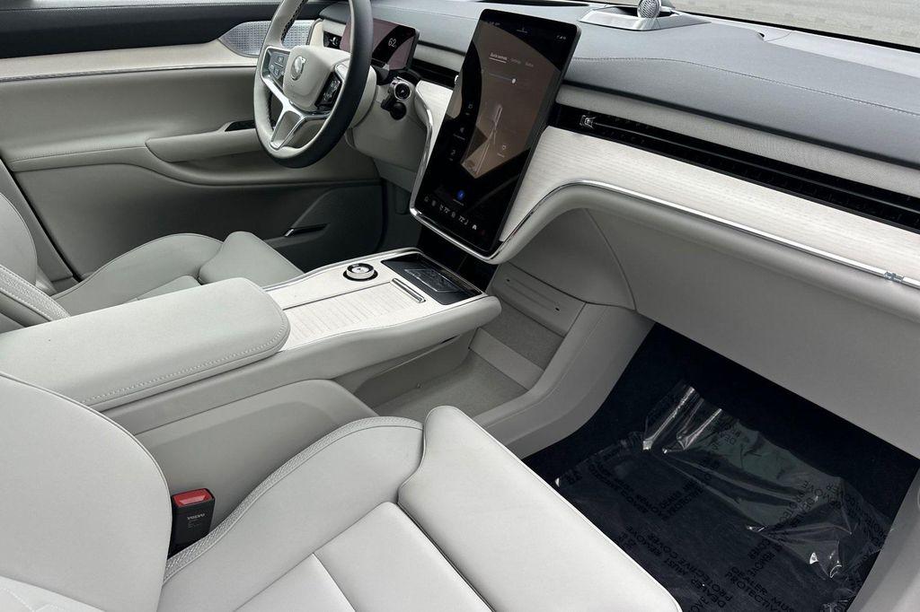 new 2025 Volvo EX90 car, priced at $96,460