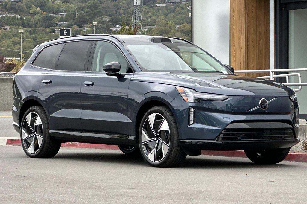 new 2025 Volvo EX90 car, priced at $96,460
