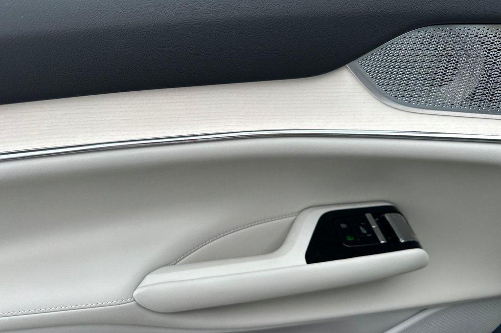 new 2025 Volvo EX90 car, priced at $96,460