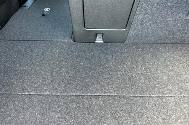 new 2025 Volvo XC40 car, priced at $48,335
