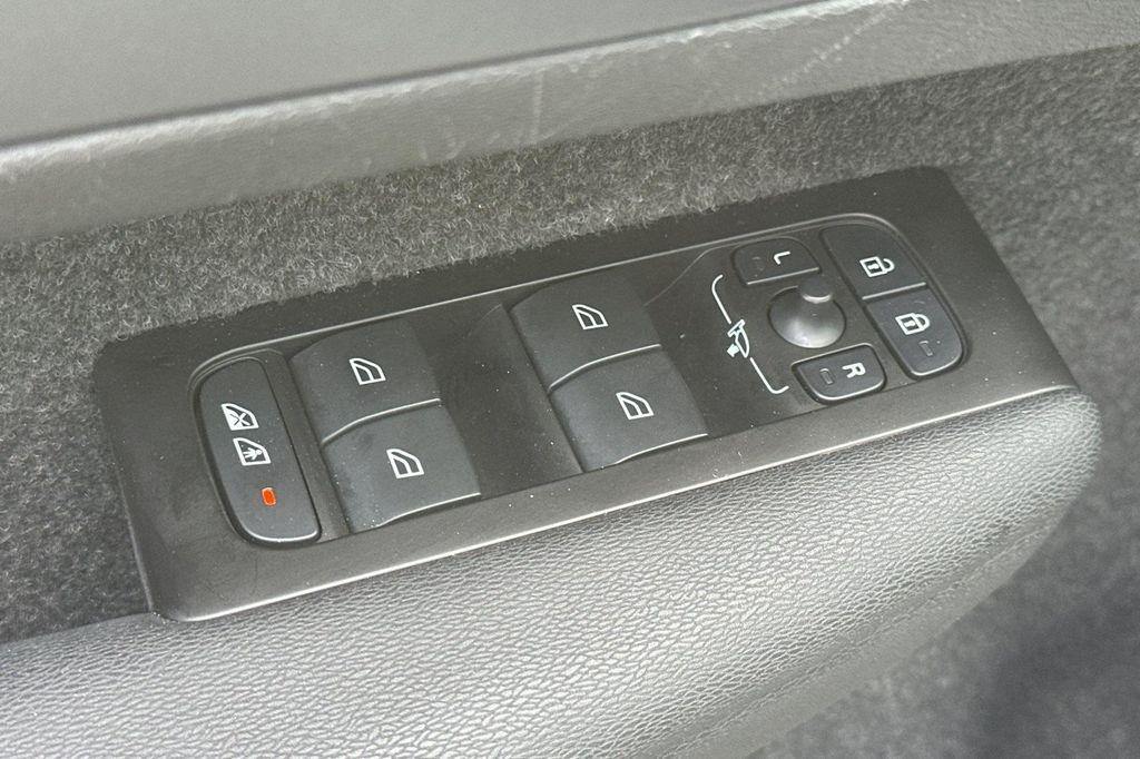 used 2022 Volvo XC40 Recharge Pure Electric car, priced at $34,500