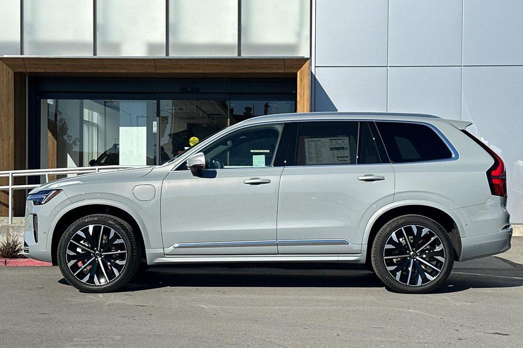 new 2026 Volvo XC90 Plug-In Hybrid car, priced at $81,875