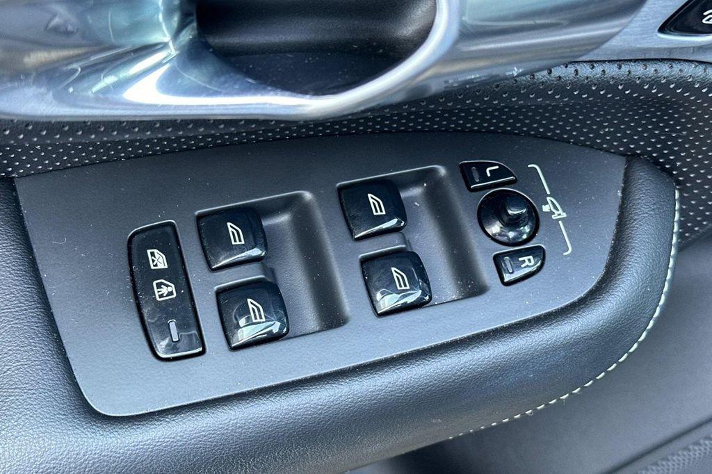 used 2021 Volvo XC90 Recharge Plug-In Hybrid car, priced at $41,600