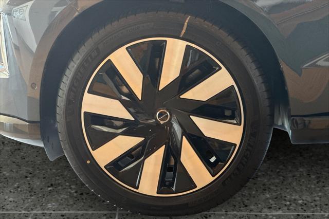 new 2025 Volvo EX90 car, priced at $91,990