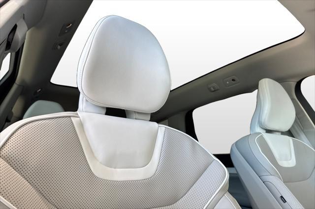 new 2025 Volvo EX90 car, priced at $91,990