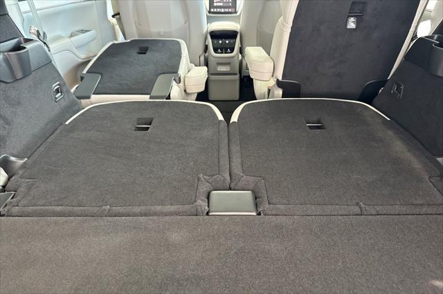 new 2025 Volvo EX90 car, priced at $91,990