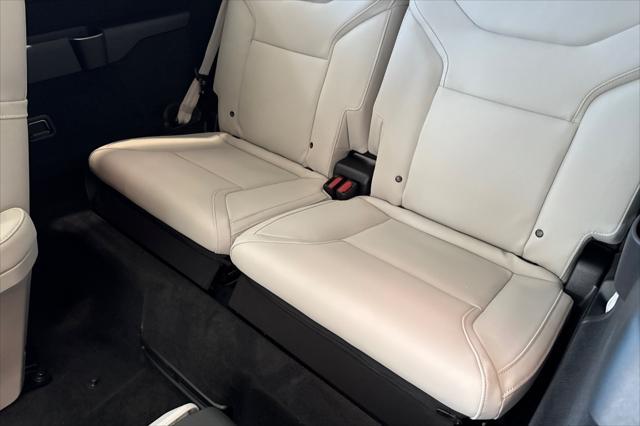 new 2025 Volvo EX90 car, priced at $91,990