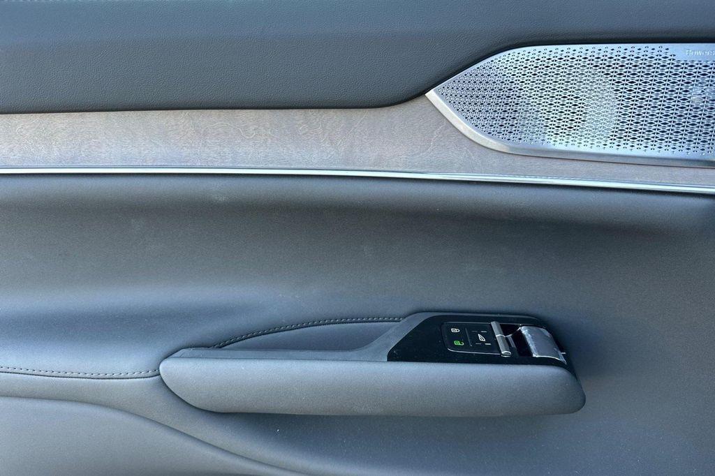 new 2025 Volvo EX90 car, priced at $95,320