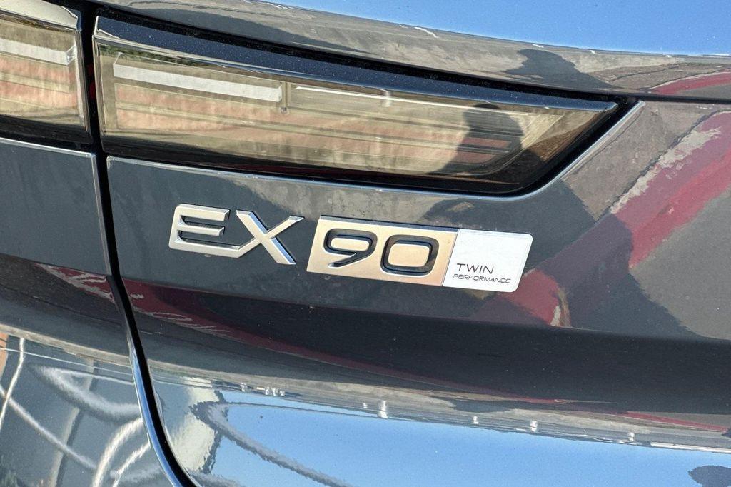 new 2025 Volvo EX90 car, priced at $95,320