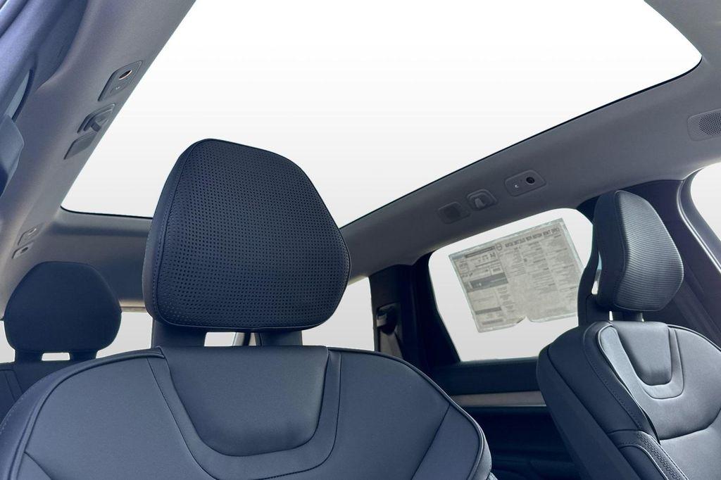new 2025 Volvo EX90 car, priced at $95,320