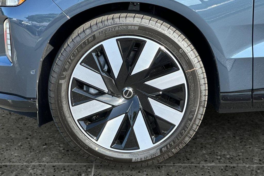 new 2025 Volvo EX90 car, priced at $95,320