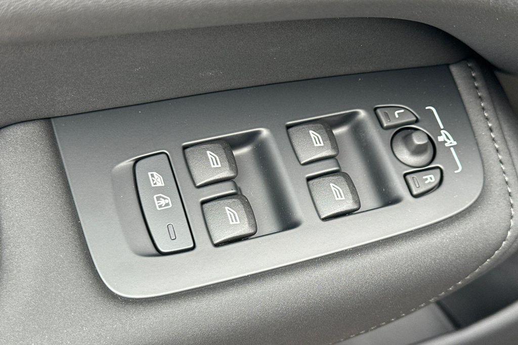 new 2026 Volvo XC60 car, priced at $58,815