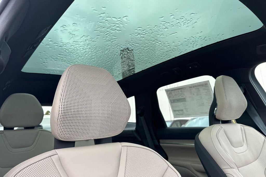 new 2025 Volvo EX90 car, priced at $95,710