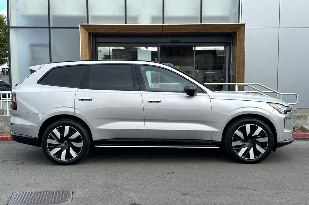 new 2025 Volvo EX90 car, priced at $95,710