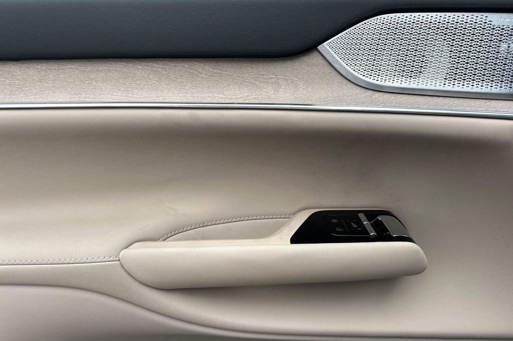 new 2025 Volvo EX90 car, priced at $95,710