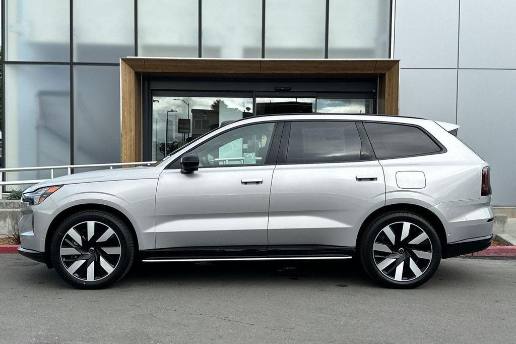 new 2025 Volvo EX90 car, priced at $95,710