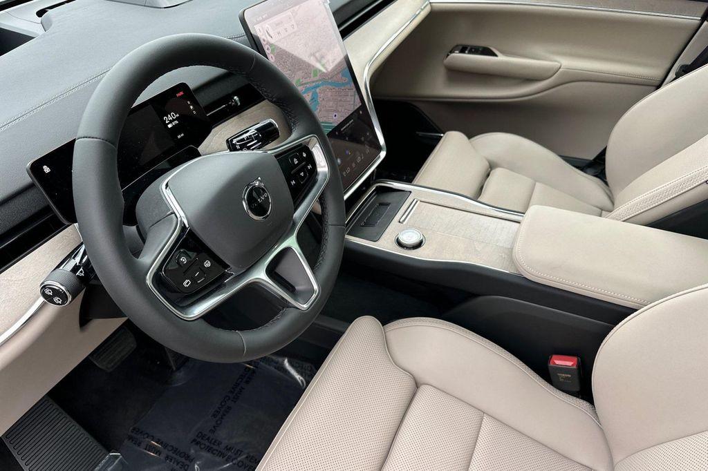 new 2025 Volvo EX90 car, priced at $95,710