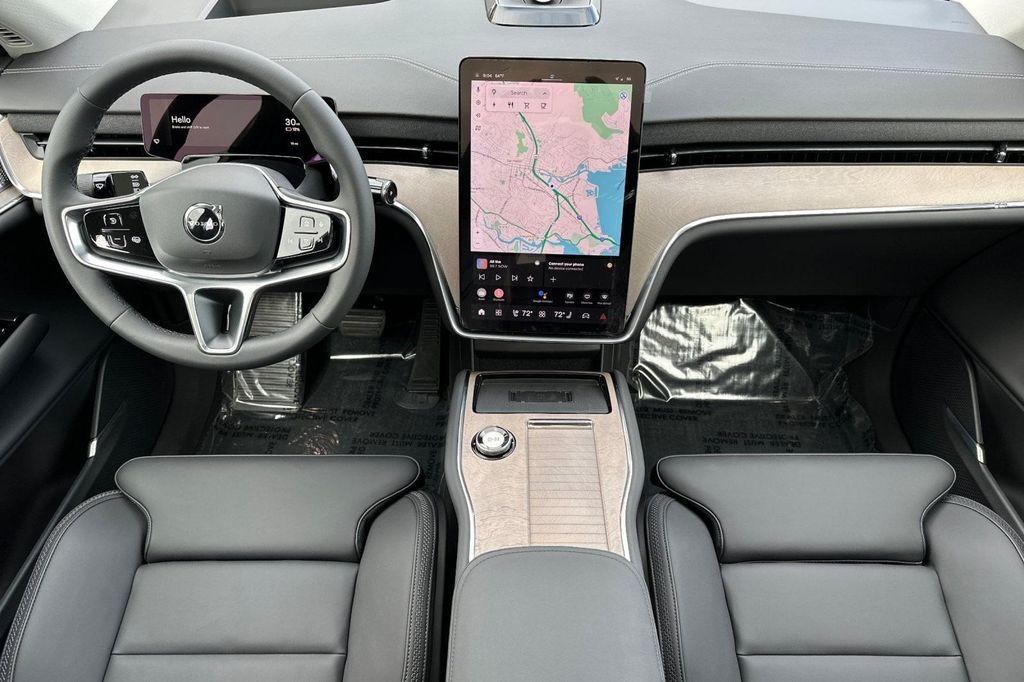 new 2025 Volvo EX90 car