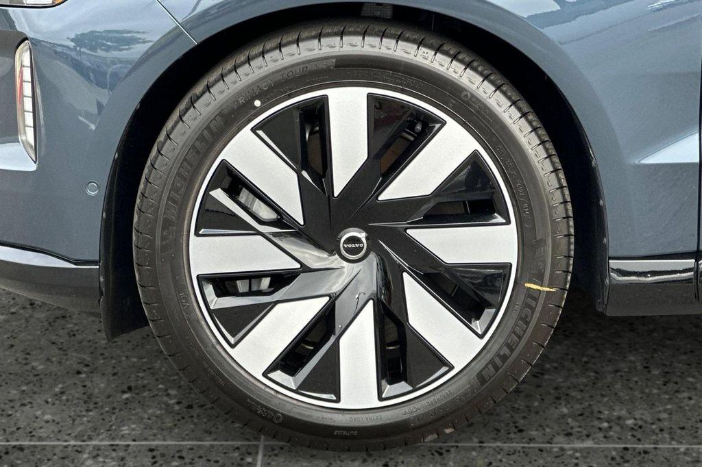 new 2025 Volvo EX90 car