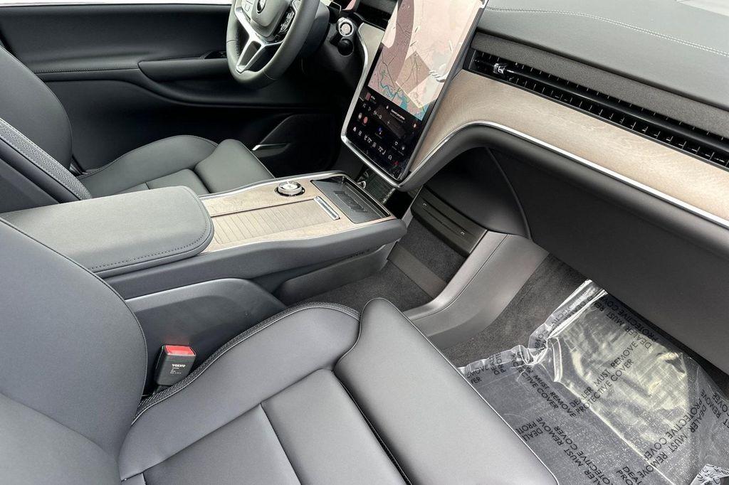 new 2025 Volvo EX90 car