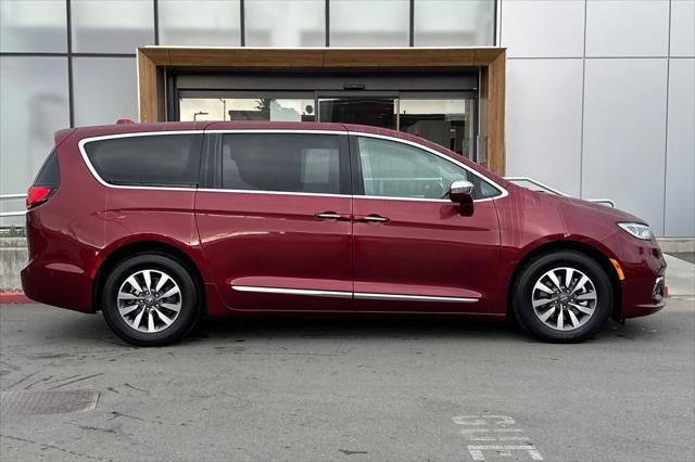 used 2022 Chrysler Pacifica Hybrid car, priced at $34,600