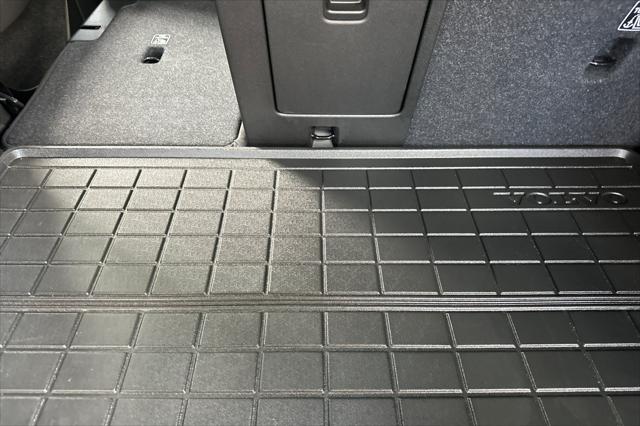 used 2023 Volvo XC40 Recharge Pure Electric car, priced at $42,400