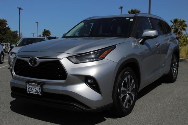 used 2021 Toyota Highlander car, priced at $28,800