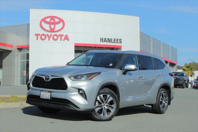 used 2021 Toyota Highlander car, priced at $32,900