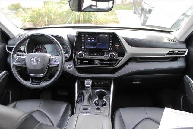 used 2021 Toyota Highlander car, priced at $31,000