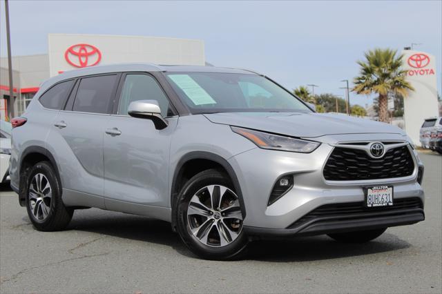 used 2021 Toyota Highlander car, priced at $31,000