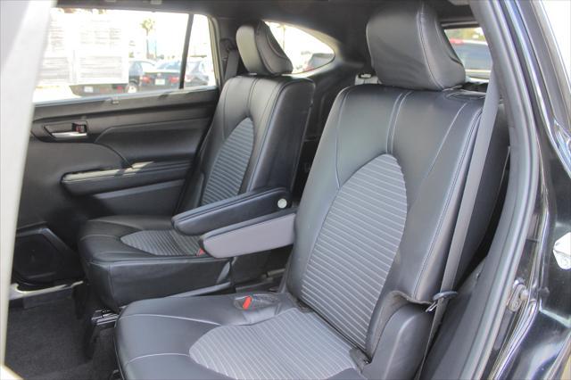 used 2024 Toyota Highlander car, priced at $44,647