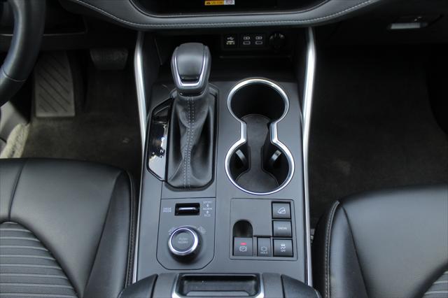 used 2024 Toyota Highlander car, priced at $44,647
