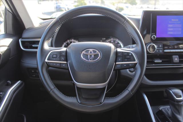 used 2023 Toyota Highlander car, priced at $35,890